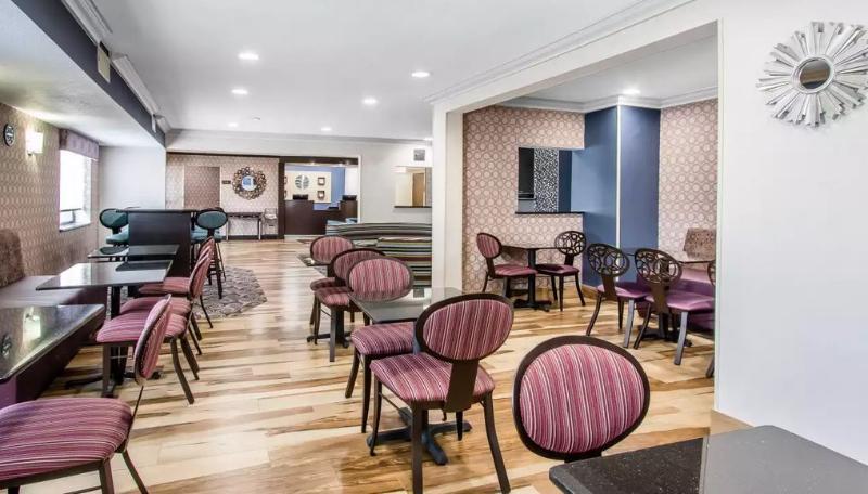 Holiday Inn Express & Suites Tulsa East - Catoosa By Ihg Exterior foto